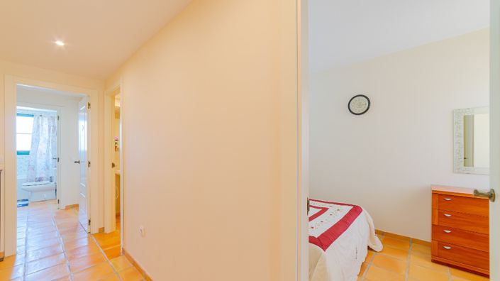 Image No.28-3 Bed Property for sale