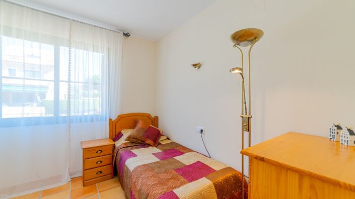 Image No.29-3 Bed Property for sale