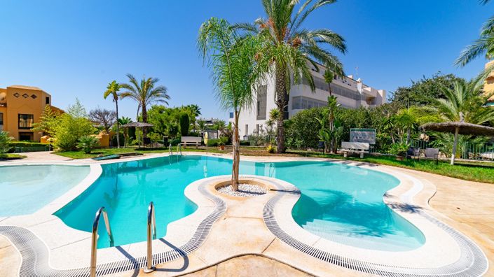 Image No.48-3 Bed Property for sale