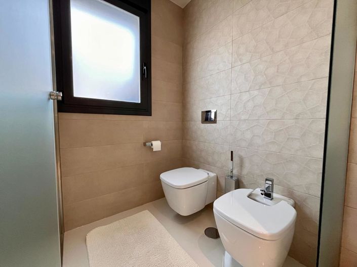 Image No.25-4 Bed Villa for sale