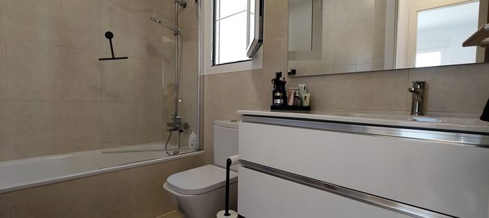 Image No.19-2 Bed Property for sale