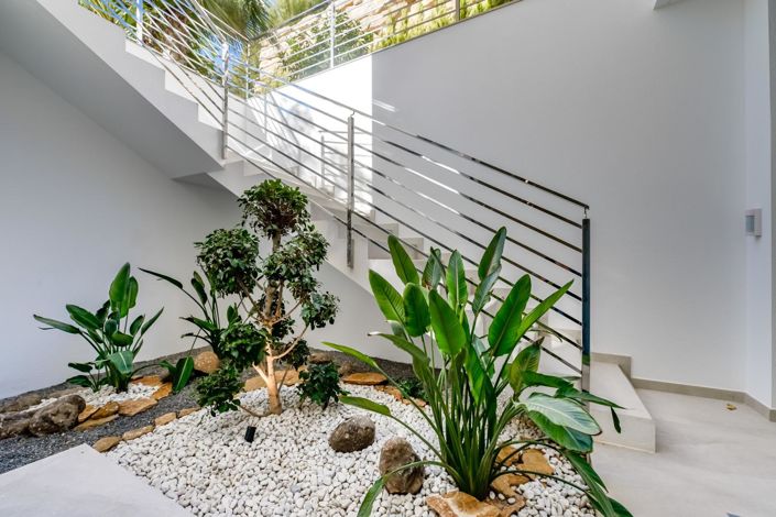 Image No.35-8 Bed Villa for sale