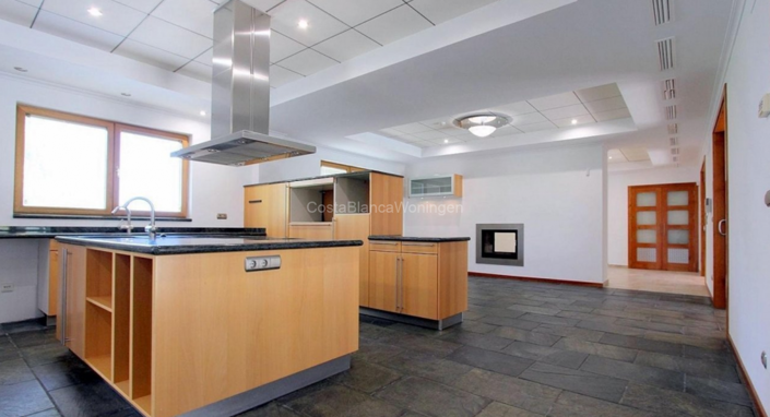 Image No.13-6 Bed Villa for sale