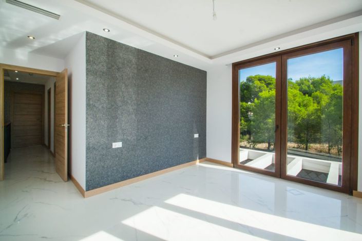 Image No.17-4 Bed Villa for sale