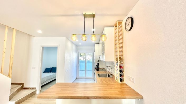 Image No.13-3 Bed Property for sale