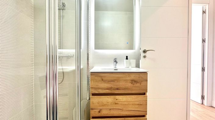 Image No.23-3 Bed Property for sale