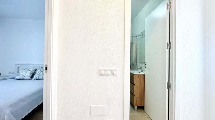 Image No.27-3 Bed Property for sale