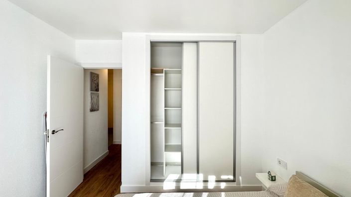 Image No.32-3 Bed Property for sale