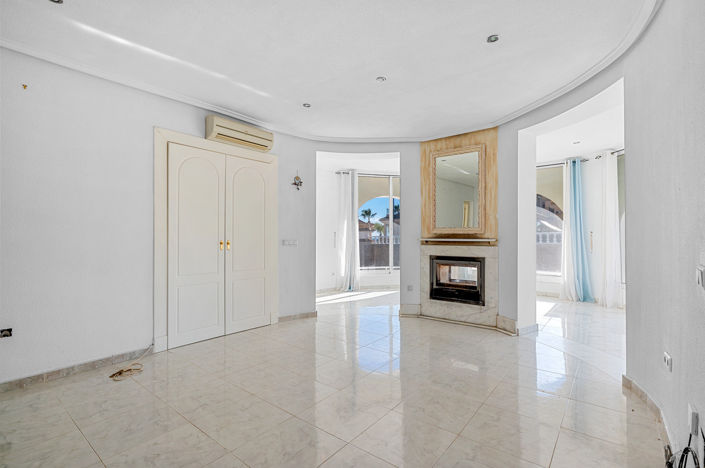 Image No.13-4 Bed Villa for sale