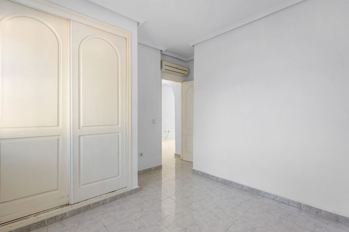 Image No.25-4 Bed Villa for sale