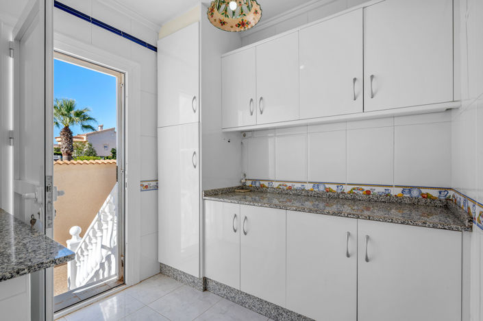 Image No.8-4 Bed Villa for sale