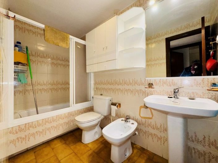 Image No.12-2 Bed Apartment for sale