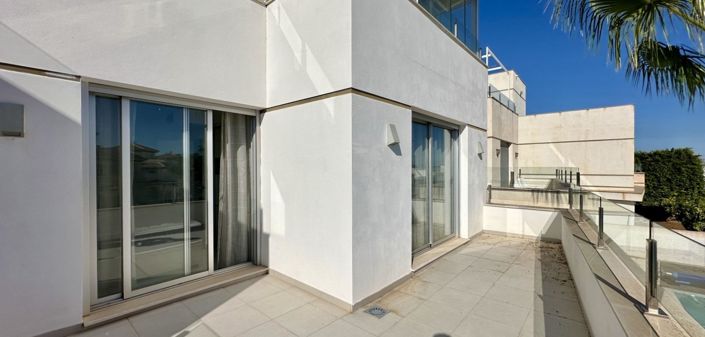 Image No.37-3 Bed Villa for sale