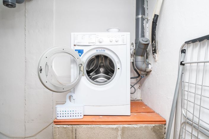 Image No.37-4 Bed Property for sale