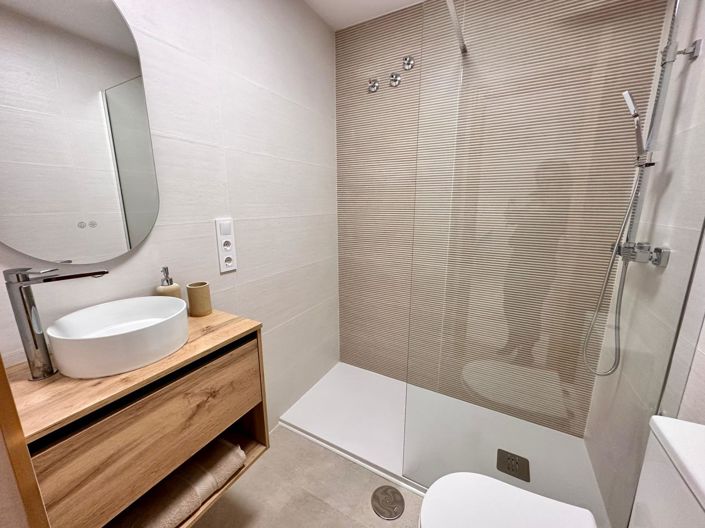 Image No.11-2 Bed Apartment for sale