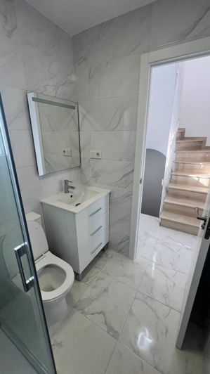 Image No.17-3 Bed Property for sale