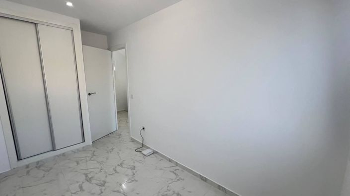 Image No.37-3 Bed Property for sale