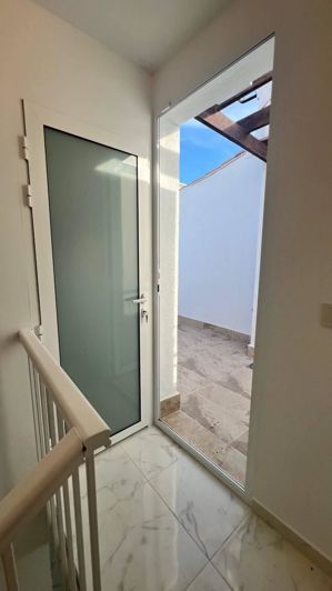 Image No.40-3 Bed Property for sale