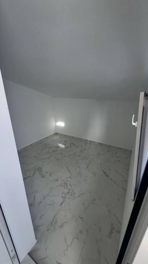 Image No.41-3 Bed Property for sale