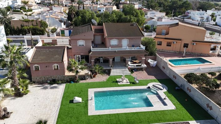 Image No.2-5 Bed Villa for sale
