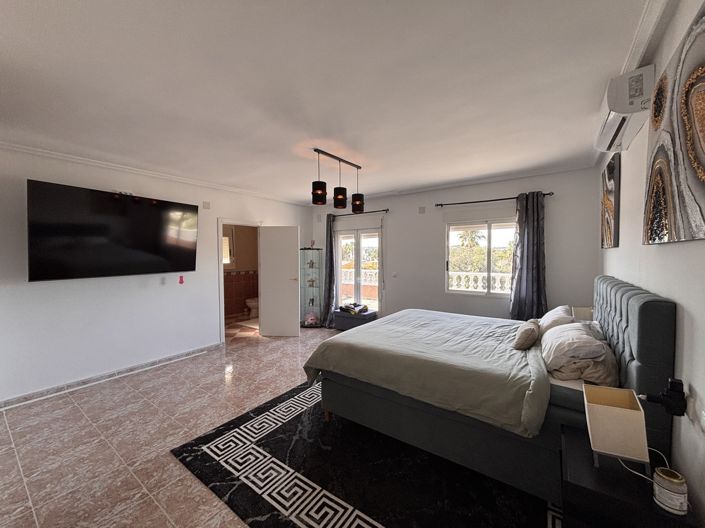 Image No.26-5 Bed Villa for sale