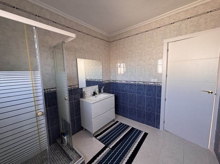 Image No.40-5 Bed Villa for sale