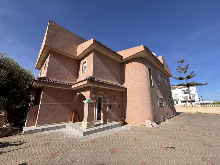 Image No.5-5 Bed Villa for sale