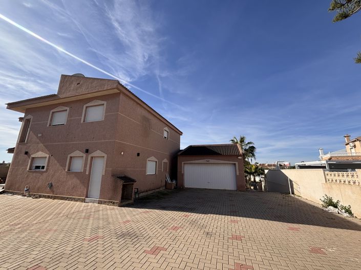 Image No.7-5 Bed Villa for sale