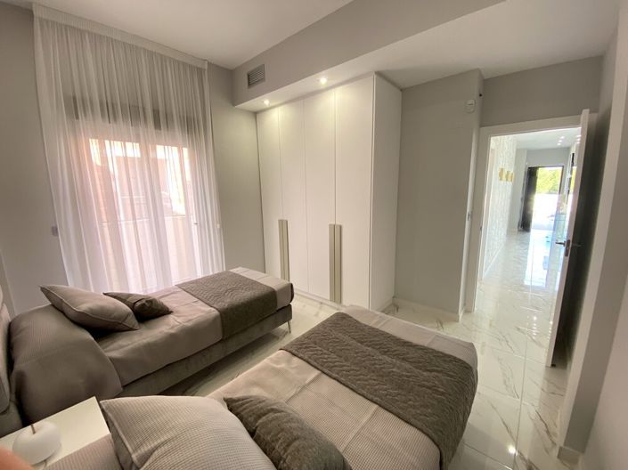 Image No.23-Villa de 5 chambres à vendre à Orihuela Costa