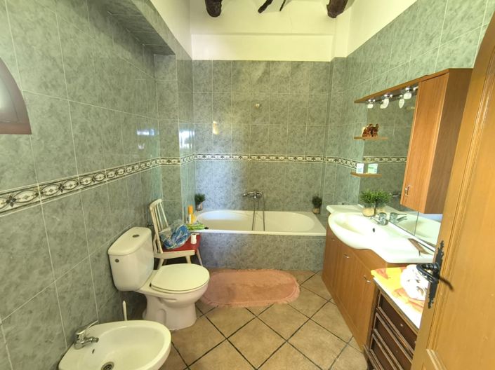 Image No.14-8 Bed Villa for sale