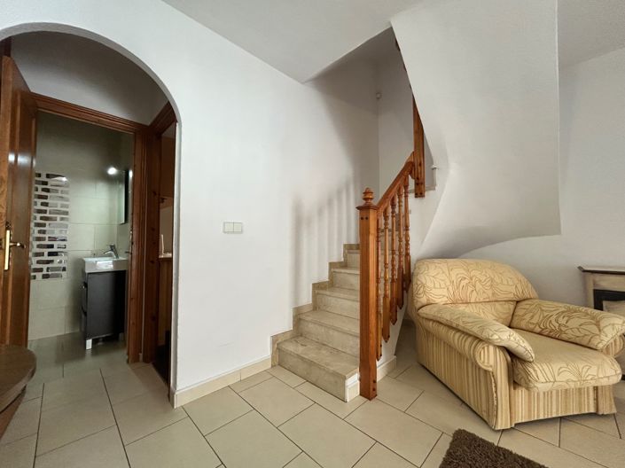 Image No.10-2 Bed Property for sale