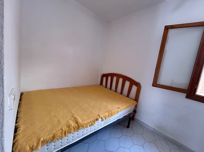 Image No.28-2 Bed Property for sale