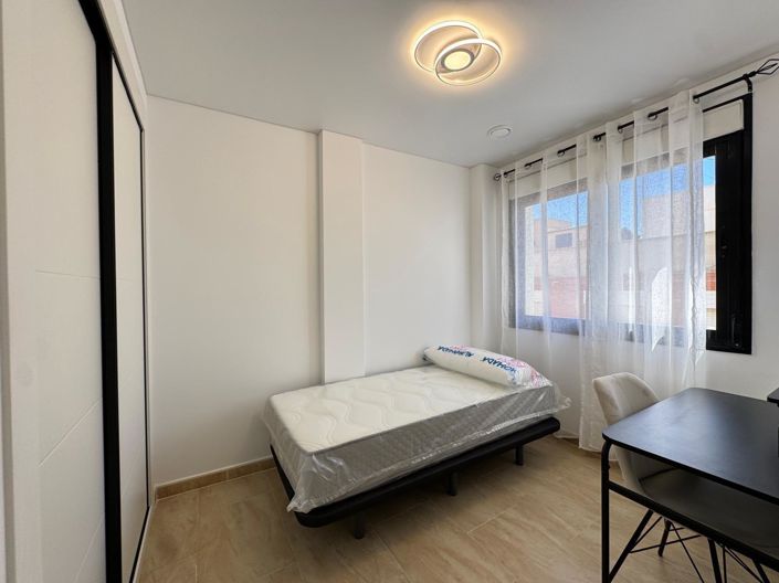 Image No.24-3 Bed Apartment for sale