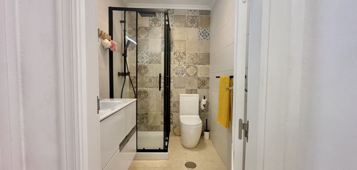 Image No.12-3 Bed Property for sale