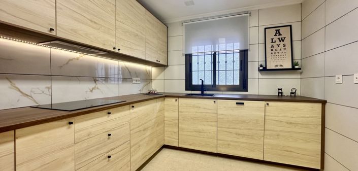 Image No.14-3 Bed Property for sale