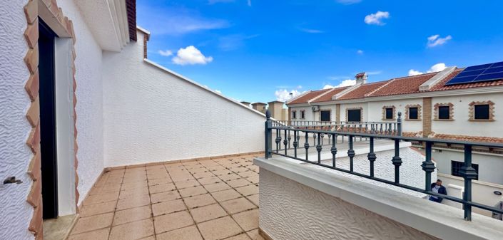 Image No.25-3 Bed Property for sale