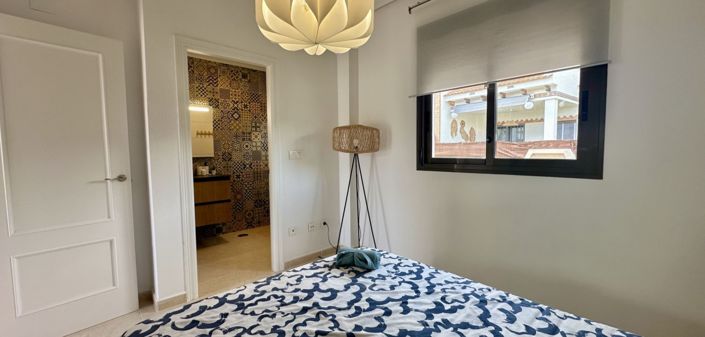 Image No.32-3 Bed Property for sale