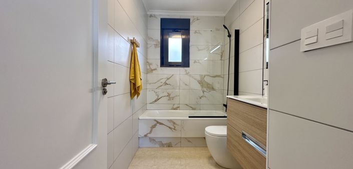 Image No.37-3 Bed Property for sale