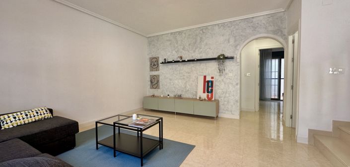 Image No.8-3 Bed Property for sale