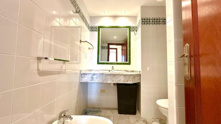 Image No.20-3 Bed Apartment for sale