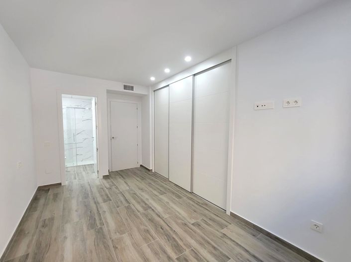 Image No.25-3 Bed Apartment for sale