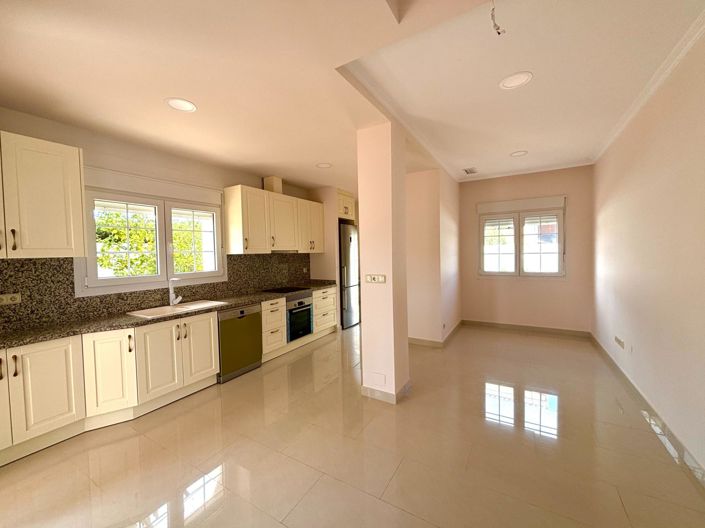 Image No.11-4 Bed Villa for sale