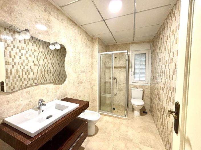 Image No.14-4 Bed Villa for sale