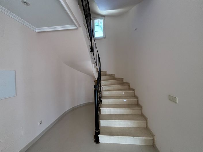 Image No.15-4 Bed Villa for sale