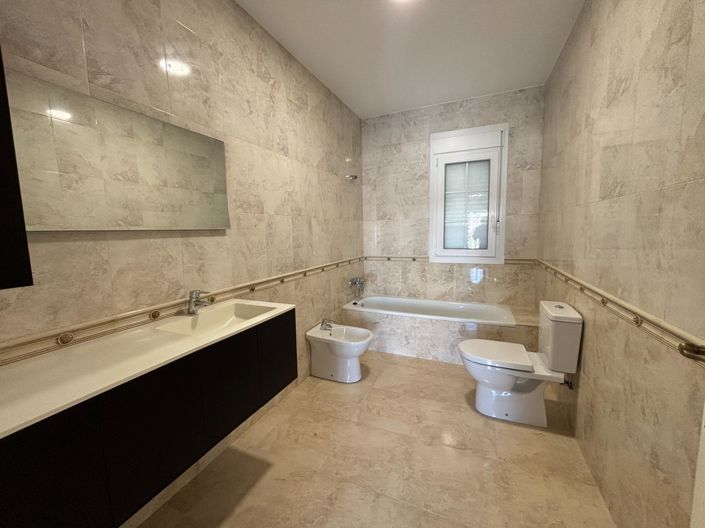 Image No.21-4 Bed Villa for sale