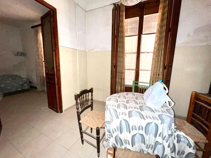 Image No.5-8 Bed Property for sale