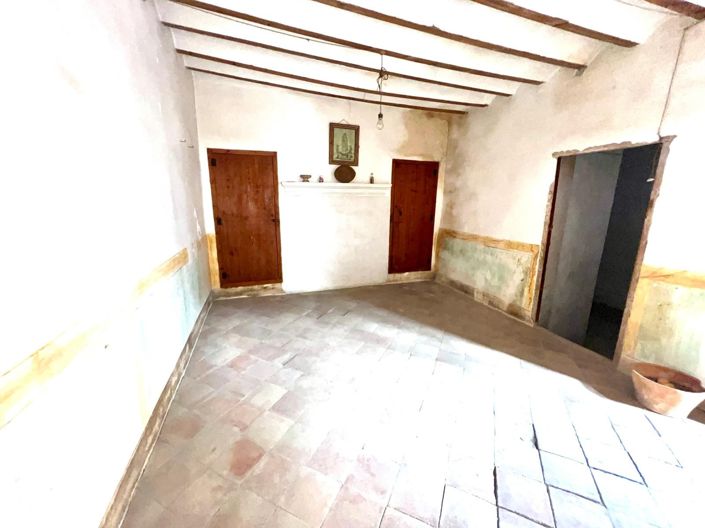 Image No.6-8 Bed Property for sale