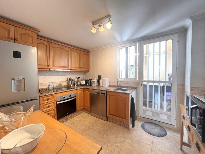 Image No.11-2 Bed Property for sale