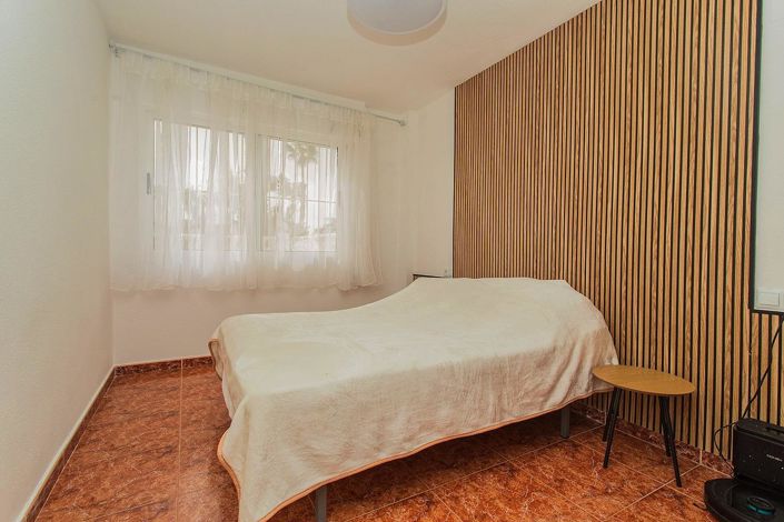 Image No.17-4 Bed Property for sale