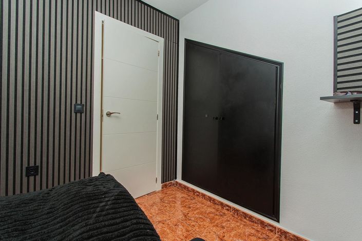 Image No.22-4 Bed Property for sale